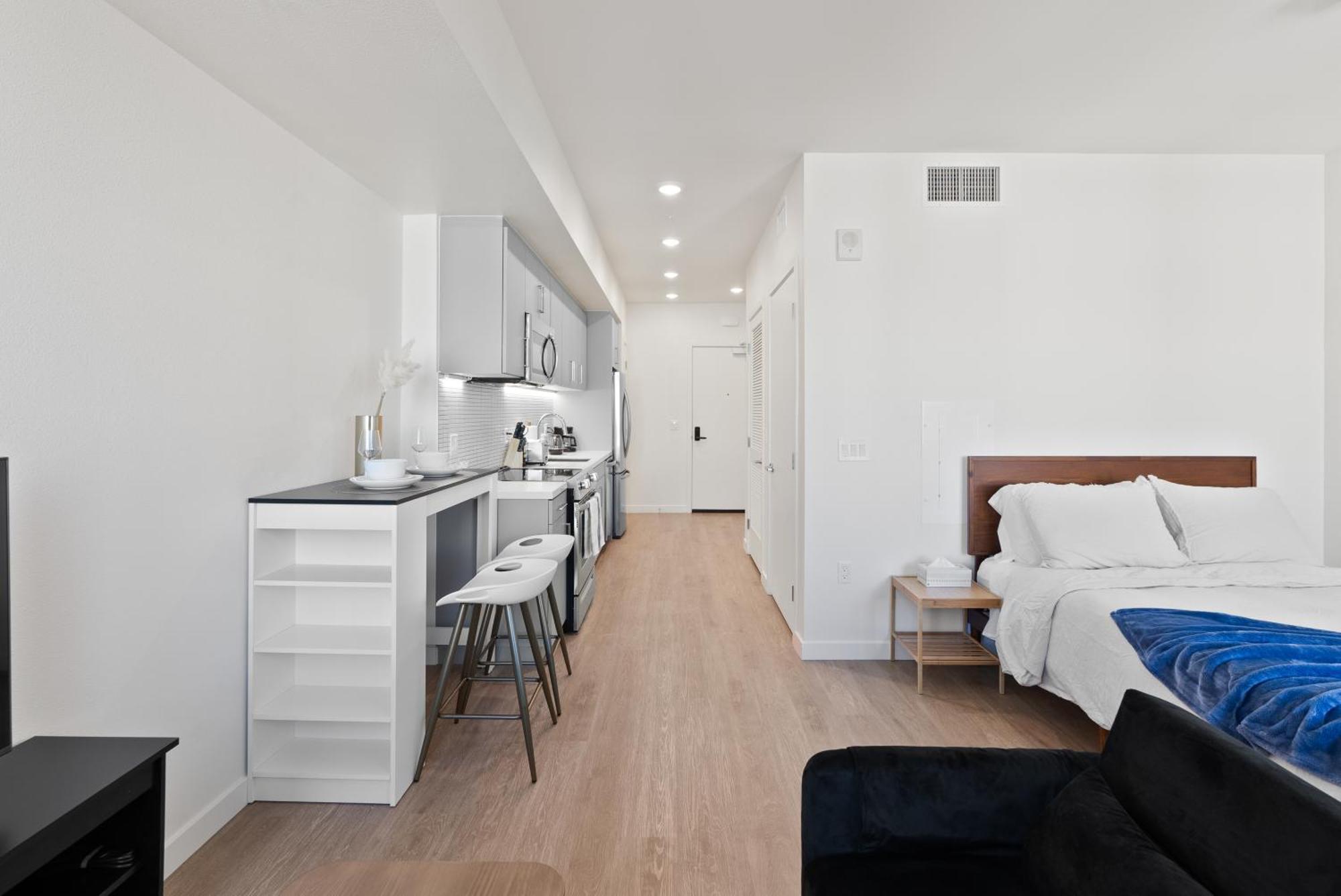 Bright Studio On Sunset Blvd, Free Parking, Gym, And Pool Los Angeles Kültér fotó